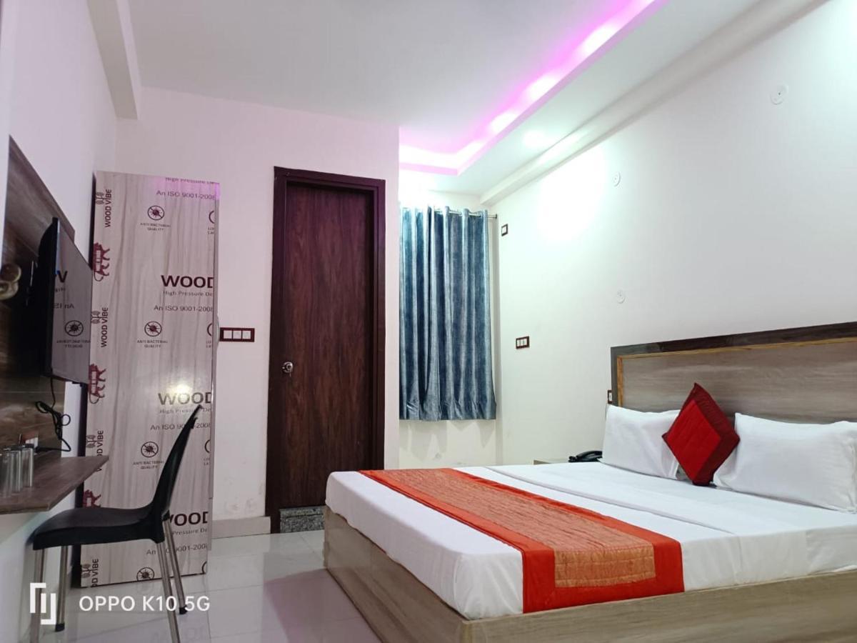 Couette-café Hotel Red Velvet Suites Delhi Airport